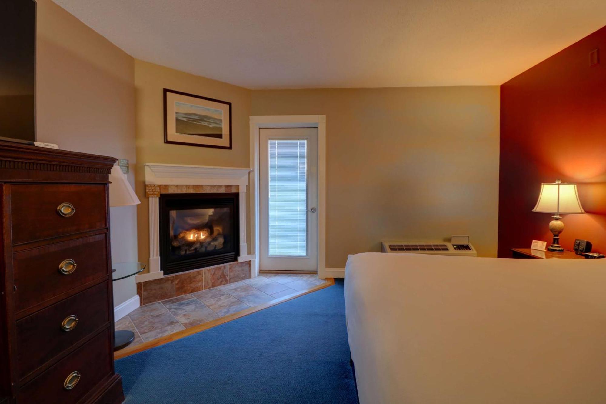Fireside Inn & Suites Gilford Exterior photo