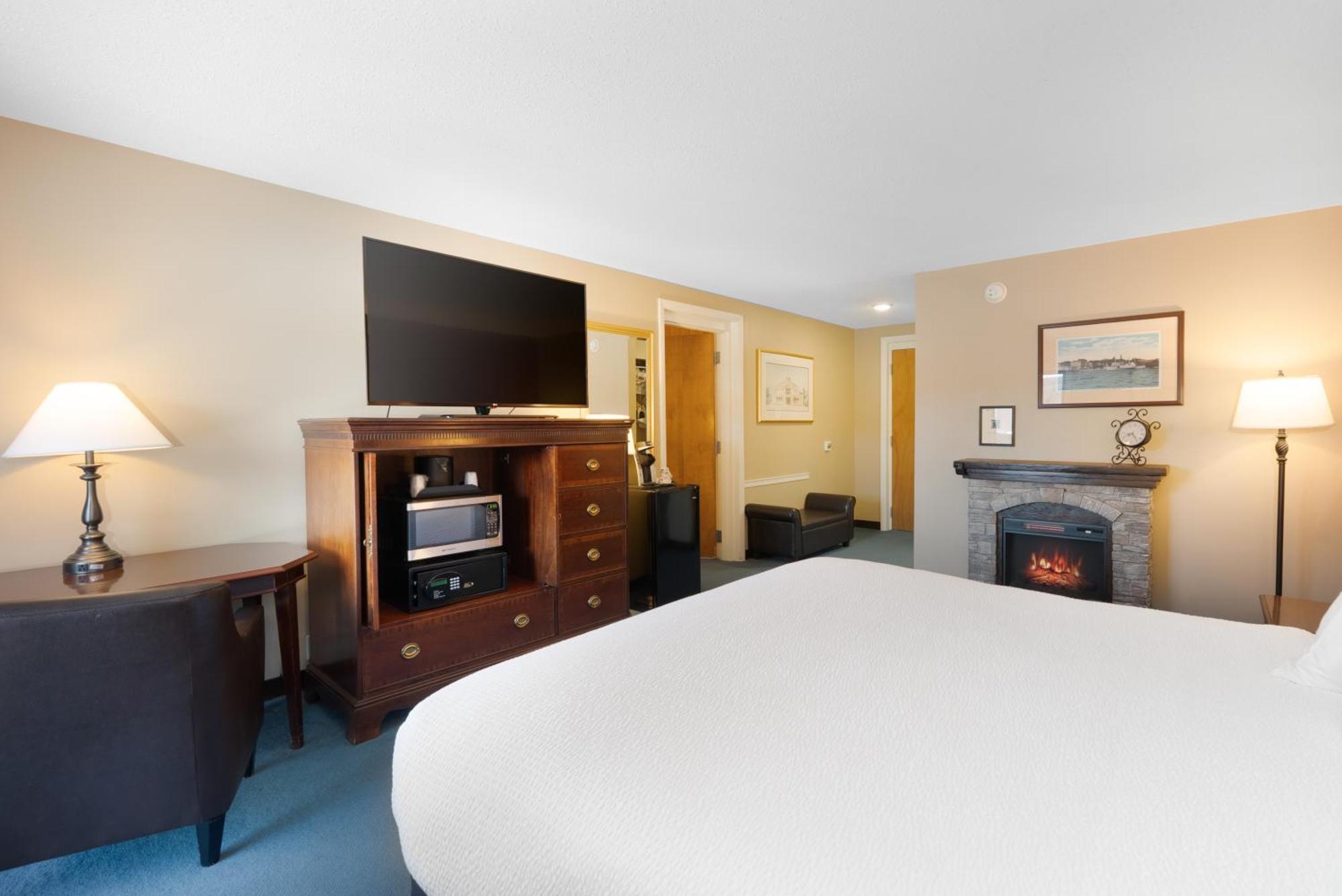 Fireside Inn & Suites Gilford Exterior photo